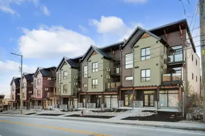 Appartement 4½ à louer | 183-106 Old Chelsea Prix : 2100$/mois Disponible : Maintenent Inclusions :...