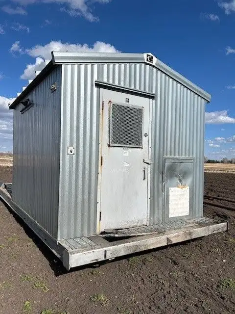 1234 MakLoc Skid Shack in Cargo & Utility Trailers in St. Albert - Image 2