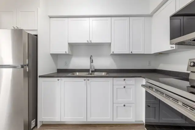 1 Bedroom Apartment for Rent - 30 High Street East in Long Term Rentals in Mississauga / Peel Region - Image 2