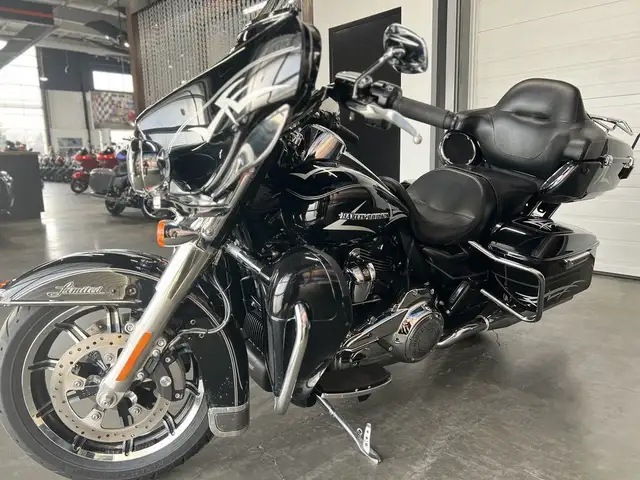 2018 Harley-Davidson FLHTKL - Ultra Limited Low in Sport Touring in Strathcona County - Image 5
