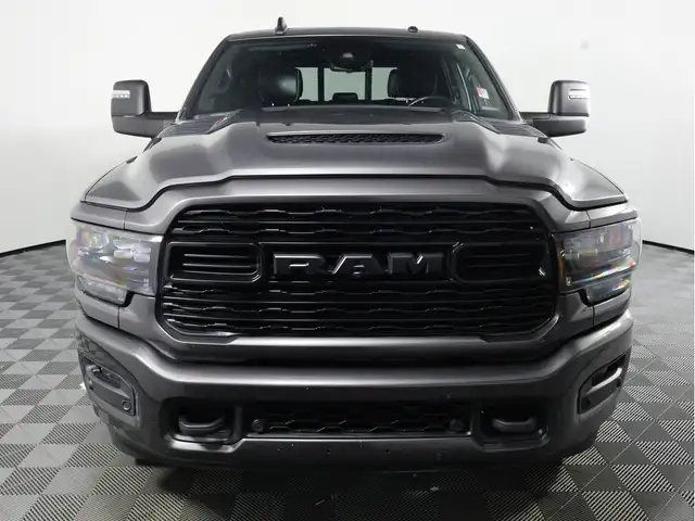 2023 Ram 3500 CREW CAB NIGHT EDITION | POWER SUNROOF | 4X4 in Cars & Trucks in Calgary - Image 3