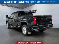 The 2021 Chevrolet Silverado 3500HD High Country blends heavy-duty strength with luxury-grade refine... (image 6)