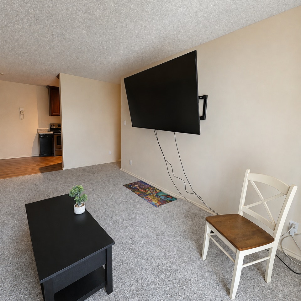 Furnished Top Floor Apartment - Exhibition Area 3