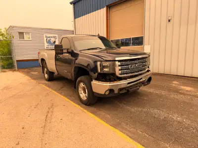 2008 GMC 2500 6.6L V8 LMM Diesel 4x4 Automatic Looking for a fixer upper ,Well here it is these 6.6L...