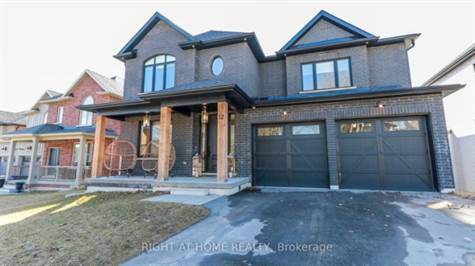 12 Cook Ave in Houses for Sale in Mississauga / Peel Region - Image 3