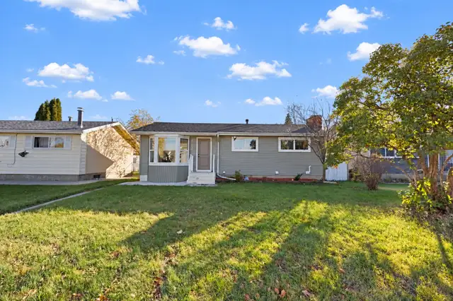 Legal suite mortgage helper fully renovated 5 Beds, 2 Bath  home