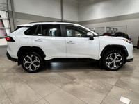 LITHIUM ION TRACTION BATTERY, ADAPTIVE CRUISE CONTROL, POWER LIFTGATE, LANE DEPARTURE WARNING, HEATE... (image 8)