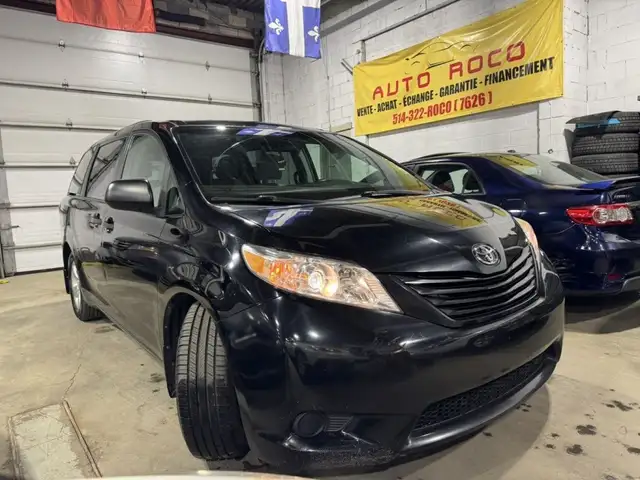 2015 Toyota Sienna LE in Cars & Trucks in City of Montréal - Image 4