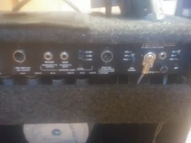 very soilid built TOURING AMP CARVIN  100 WATT TUBE or trade in Amps & Pedals in Fredericton - Image 5