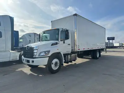 Complete with a 24 ft dry van and a 3,300lb Tuk-away tailgate! Cummins B6.7 engine, 260 hp, Allison...