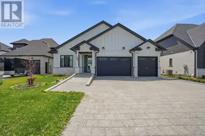 Exceptional Luxury Bungalow Living in Strathroy- Welcome to exceptional bungalow living! Completely...