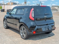 Only 67,337 Miles! KBB.com 10 Coolest New Cars Under $18,000. This Kia Soul has a durable Regular Un... (image 2)