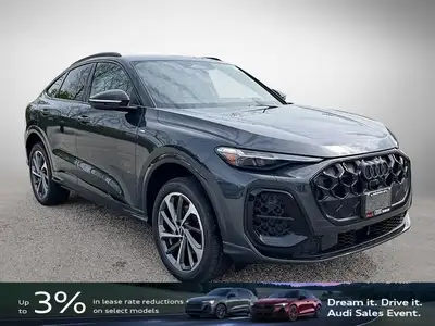 This Audi Q5 Sportback delivers a Intercooled Turbo Premium Unleaded I-4 2.0 L/121 engine powering t...