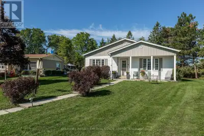 Get the golf cart ready! Are you looking for an active lifestyle? Ready to downsize? Come check out...