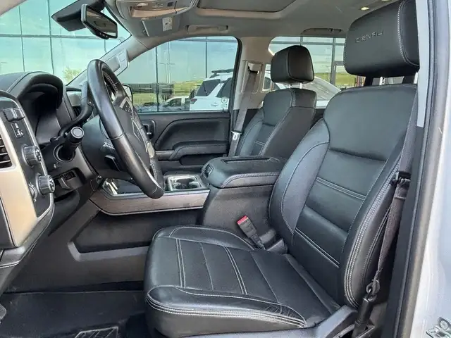 2017 GMC Sierra 1500 Denali 4x4 Crew Cab • 6.2L • Sunroof • Pwr  in Cars & Trucks in Calgary - Image 14
