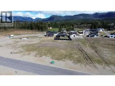 Build your dream home in Forest Heights. This 11,848 sq ft lot offers great sun exposure, is surroun...