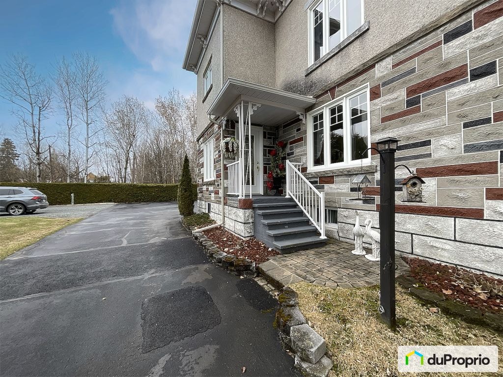 $824,900 - Duplex for sale in Roxton Pond — photo 2