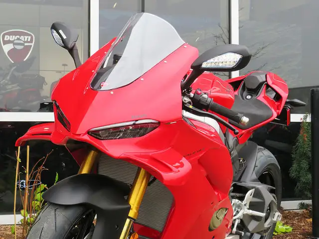 2025 Ducati Panigale V4 S Ducati Red in Sport Bikes in Cambridge - Image 10