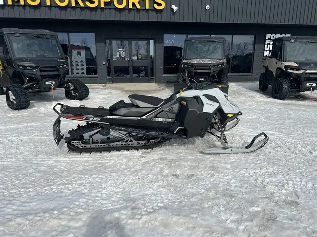 2026 Ski-Doo Summit Adrenaline 850 E-TEC 146 ES H_Alt Powder in Snowmobiles in Portage la Prairie - Image 4