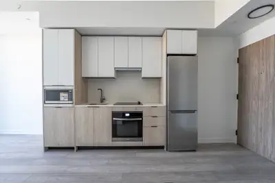 812 - 1007 THE QUEENSWAY AVE TORONTO ON Brand new never-lived-in luxury 1 Bedroom + Den, 1 Bathroom...