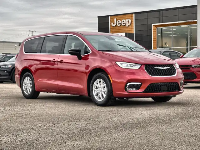 2024 Chrysler Pacifica Touring Touring FWD