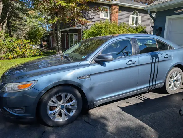 2010 Ford Taurus SEL