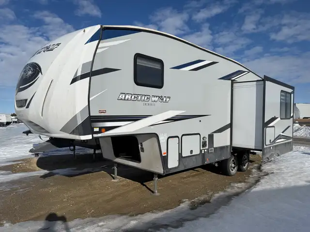 2022 Forest River ARCTIC WOLF 261 RK in Travel Trailers & Campers in St. Albert - Image 3