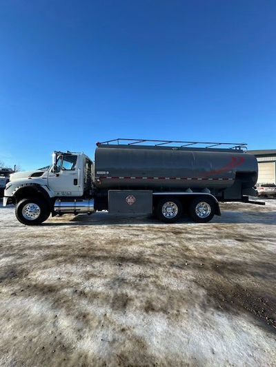 Welcome to Edmonton Equipment Rentals and Sales Ltd Navistar 6 Cylinder Petrol Engine Positive Air S...