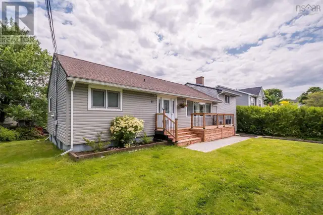 11 Elizabeth Street Dartmouth, Nova Scotia62864755239810122