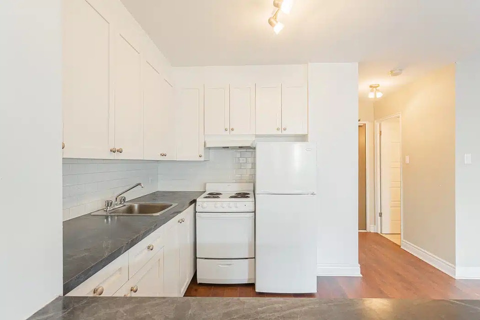 Studio à louer ,rent, downtown , CDN 5