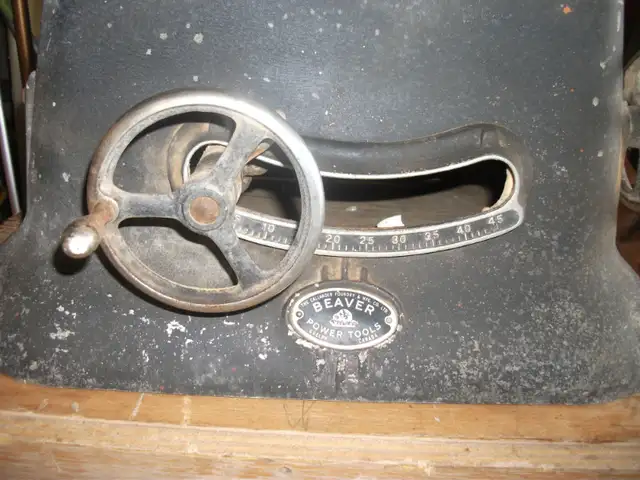 Vintage Beaver Table Saw in Power Tools in Belleville - Image 2