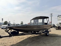 PRE OWNED BWC REVOLVER 44HRS STERN WHEEL KIT BIMINI TOP ALPINE STEREO BOW RAMPS WINCH W/REMOTE WIND... (image 6)
