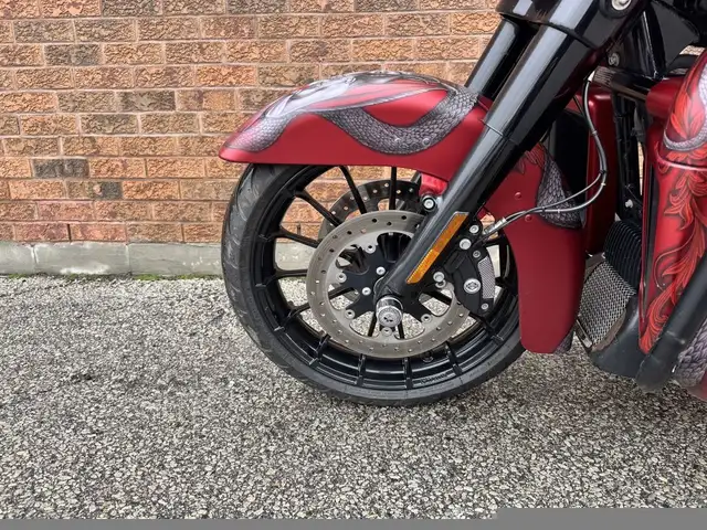 2019 Harley-Davidson Street Glide Special **CUSTOM PAINT** **CAN in Sport Touring in Markham / York Region - Image 36