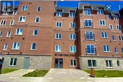 Beautiful & spacious Condo in the heart of downtown , 4 bd, 2 bath , walkout to balcony. Gym , party...