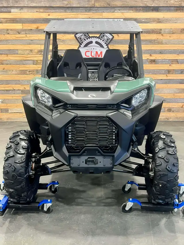 2025 BRP CAN-AM COMMANDER 700 EFI + 4X4 + DPS + ONLY 2759 KM + N in ATVs in Ottawa - Image 3