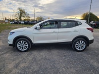 2023 Nissan Qashqai SV AWD with 29,476 km! Clean history with no accidents See Carfax report linked... (image 7)