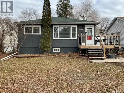 Welcome to this sweet home in a prime Rosemont location. Warm and inviting, it features a good-sized...