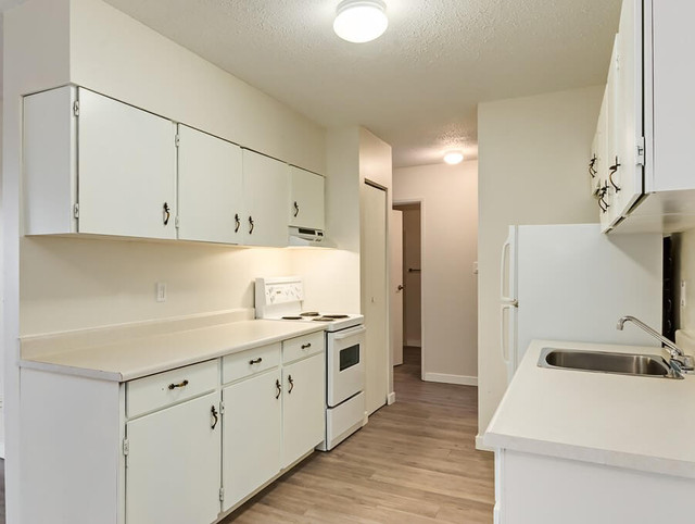 Modern Apartments with Air Conditioning - Eastgate Manor - Apart in Long Term Rentals in Lloydminster - Image 4