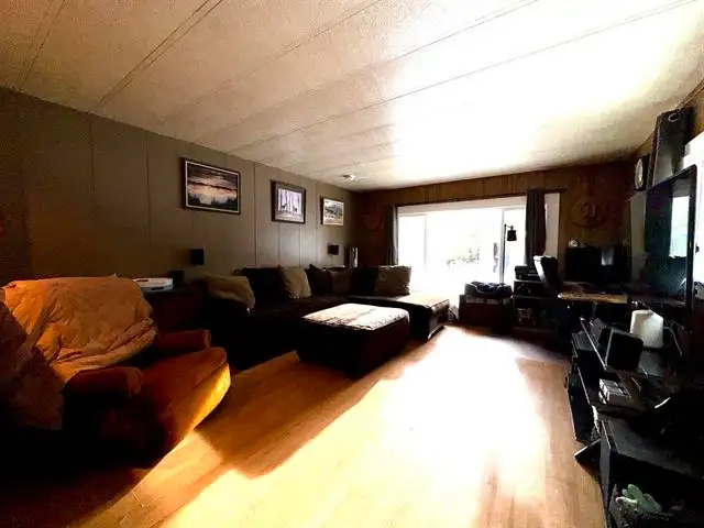 3 Bedroom mobile on 5 acres in Houses for Sale in Williams Lake - Image 8