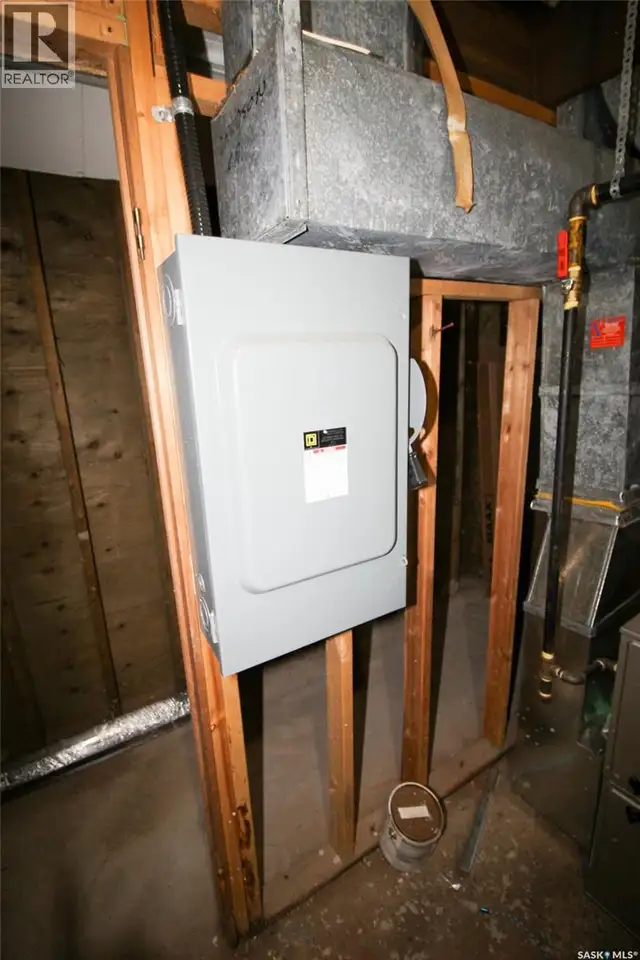 513-515 2nd AVENUE S Simmie, Saskatchewan in Houses for Sale in Swift Current - Image 22