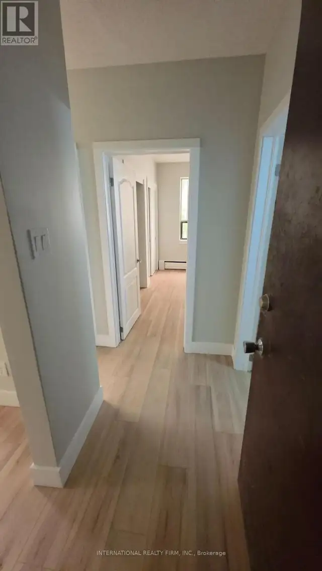 295 MELVIN AVENUE Hamilton (McQuesten), Ontario in Long Term Rentals in Oakville / Halton Region - Image 3