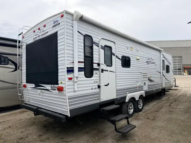 2011 Jayco JAY FLIGHT 29 RLS in Travel Trailers & Campers in St. Albert - Image 6