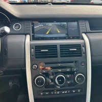 This Land Rover Discovery Sport boasts a Intercooled Turbo Premium Unleaded I-4 2.0 L/122 engine pow... (image 3)