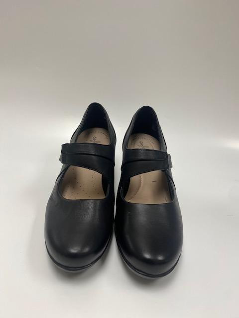 CLARKS- WOMEN BLACK BUCKLE BALLERIANS WITH HEEL, SIZE -6.5 in Women's - Shoes in Mississauga / Peel Region