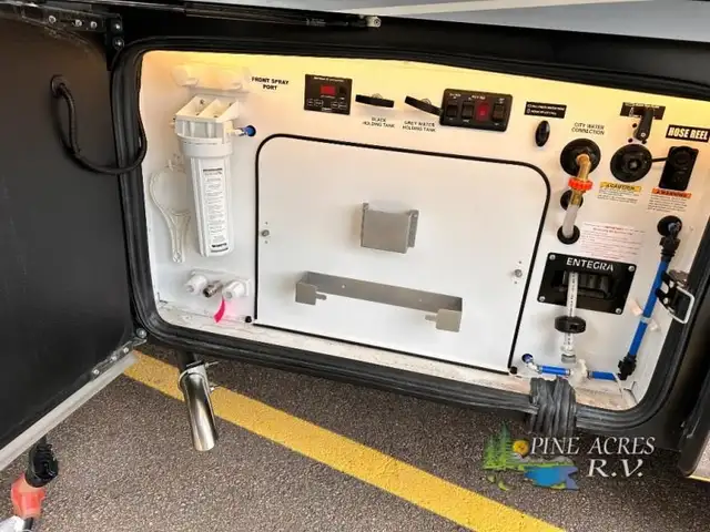 2024 Entegra Coach Anthem 44D 450 h.p. / 1250 ft-Lbs of Torque in RVs & Motorhomes in Moncton - Image 66