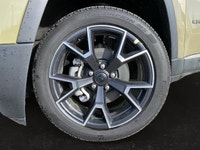 This Jeep Cherokee has a dependable EJN 1.6L I-4 EP Turbo Hybrid engine powering this Variable trans... (image 6)