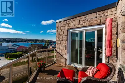 Live Above It All with an Unbeatable View! Welcome to this top-floor White Sands Condo, where every...