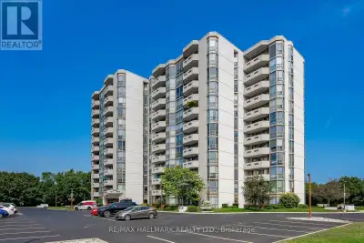 Welcome Home to effortless condo living in an established Burlington community where comfort, conven...