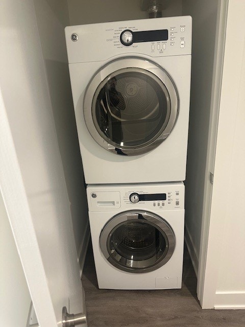 Spacious 1 Plus Den - First Month's Rent Free! 3