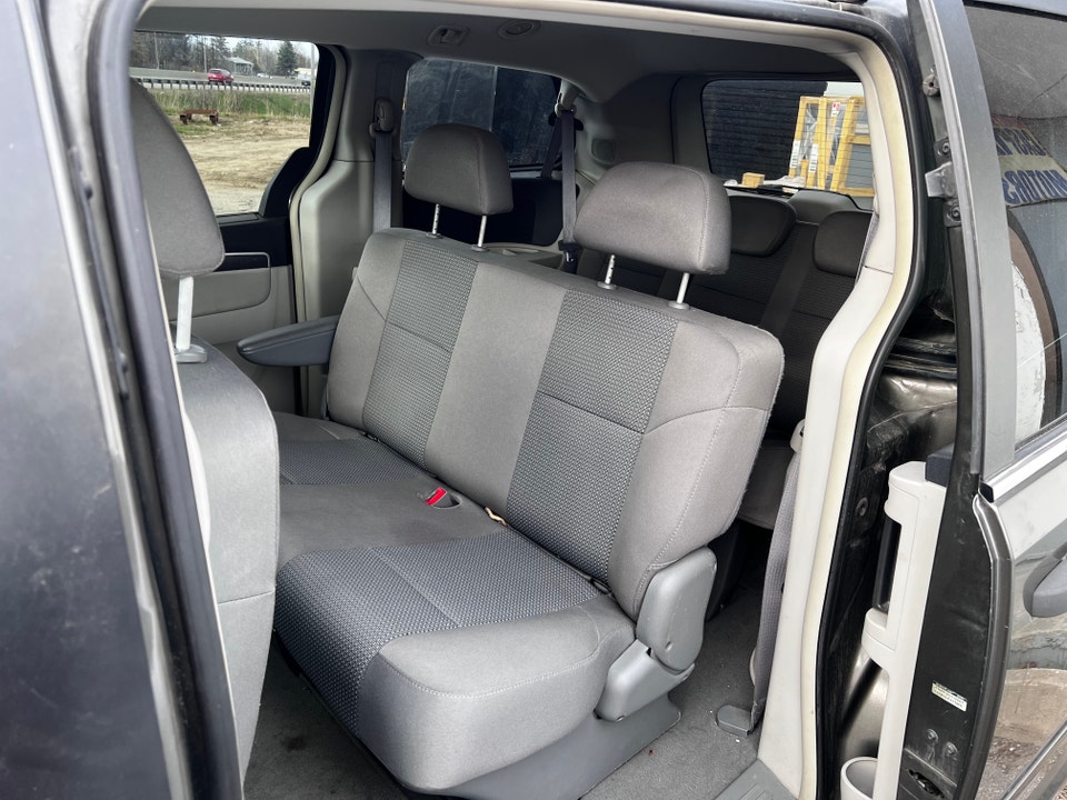 Volkswagen Routan 2010 photo 5